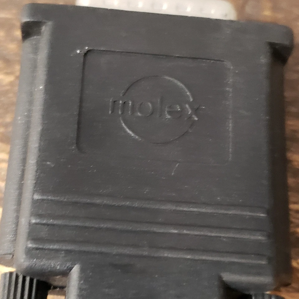 Y Splitter Cable Molex DMS 59 Male to Dual 2x VGA DE 15 D Sub Female - Image 3 of 4