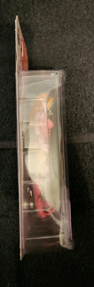 Skybound Entertainment Invincible - Figura de acción Atom Eve sangrienta Foto 2 de 3