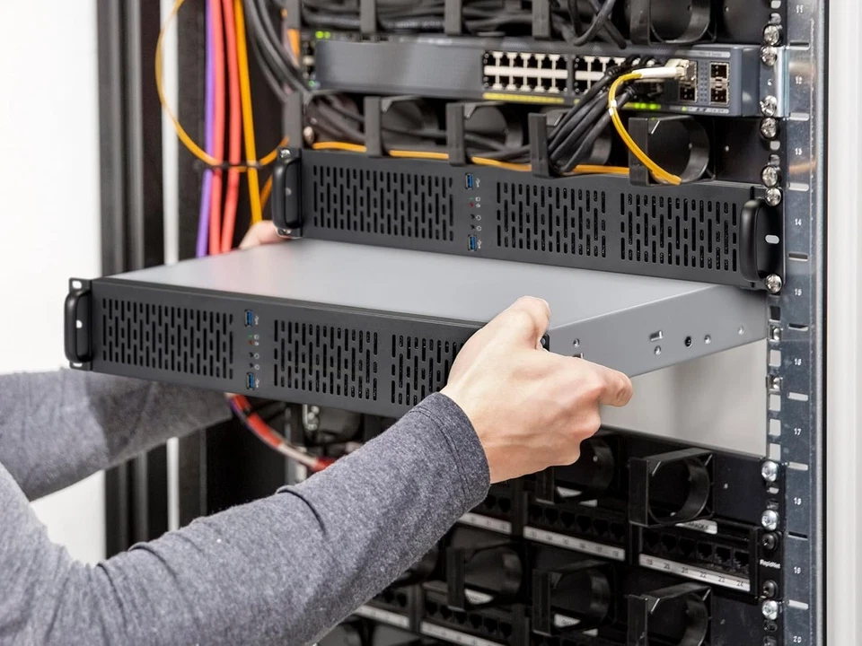 2U Server Chassis: 3 PWM Fans, 4 HDD Bays & Front Lock for Enhanced Security - Image 4 of 4