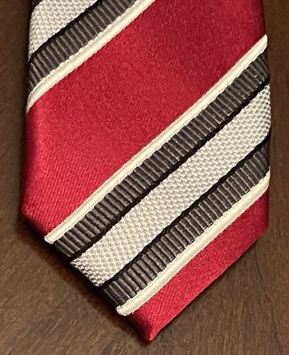 Countess Mara Red 100% Silk Men’s Neck Tie Made In China - 第 6/9 張圖片