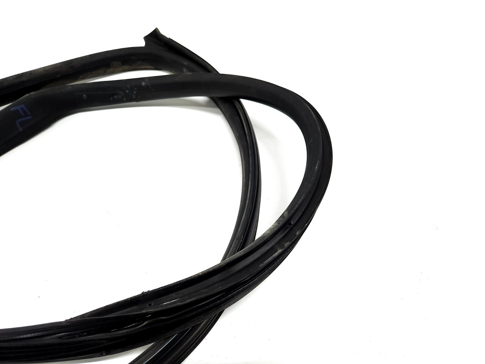 ⭐ 14-20 Maserati Ghibli Quatt Front Left Door Body Weatherstrip Gasket Seal Oem