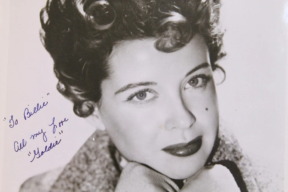 Foto de prensa firmada por Gloria De Haven 1953 Foto 3 de 4