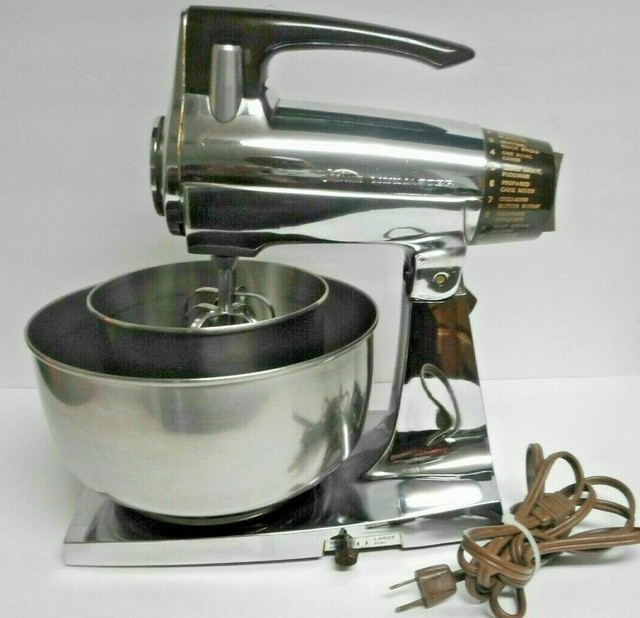 Vintage Sunbeam Vista Mixmaster 12 Speed Mixer Brown & Chrome w/ Bowls