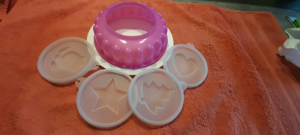 TUPPERWARE *     3 x  Charlotte  Puddingform  * Pink  *  Grün / Weiss  * - Bild 3 von 4