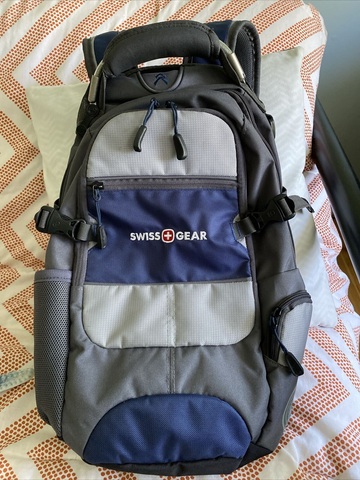 SWISS GEAR City Pack New Backpack Airflow Gray Blue Pockets Chest Strap - EUC