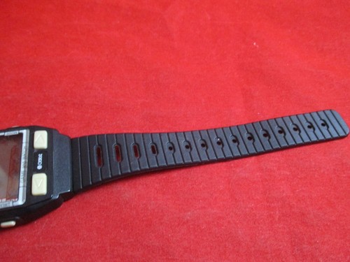 Battlefield Omni Wrist Arcade Series Game Watch Black Wristwatch w/ Manual! - Picture 8 of 9
