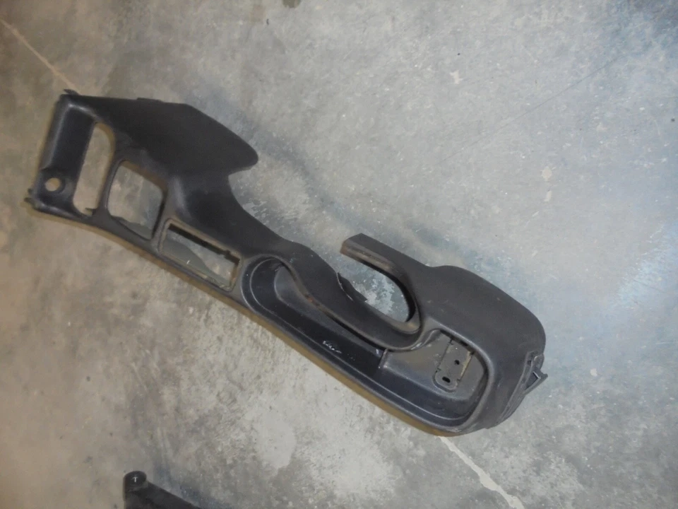 1999 年土星 SC2 SC 2 S 中控台隔层托盘扶手杯架 1998 — 第 2/4 张图片