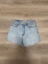 Levi  s 560 Comfort Fit Cutoff Denim Shorts Light Wash Blue  Size 32