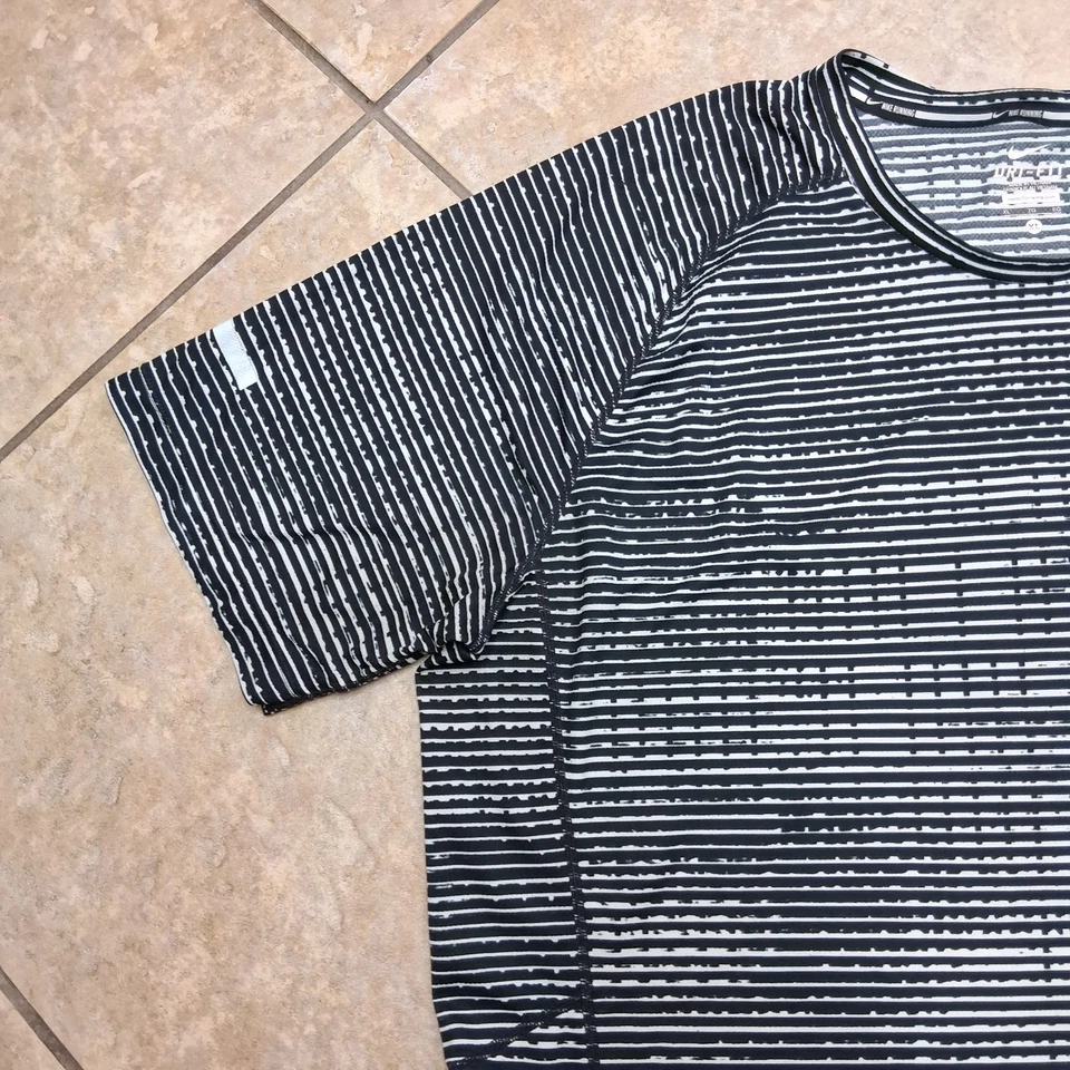 Camisa de Correr Nike para Mujer XL Miler Workoit Atlética Gimnasio Negra Gris Cuello en V Top Foto 4 de 4