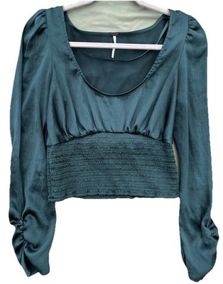 Free People Women s Green Long Sleeve Scoop Neck Cropped Smocked Blouse M