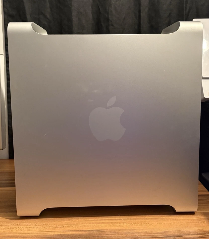 Apple Mac Pro A1186 8-Core 2x Xeon X5355 2.66GHz NO RAM HDD GRAPHICS For Parts - Image 2 of 4