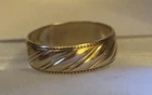 Vintage 9ct Gold Wedding Band Ring Patterned 9 Carat Gold Ring Size J 1/2