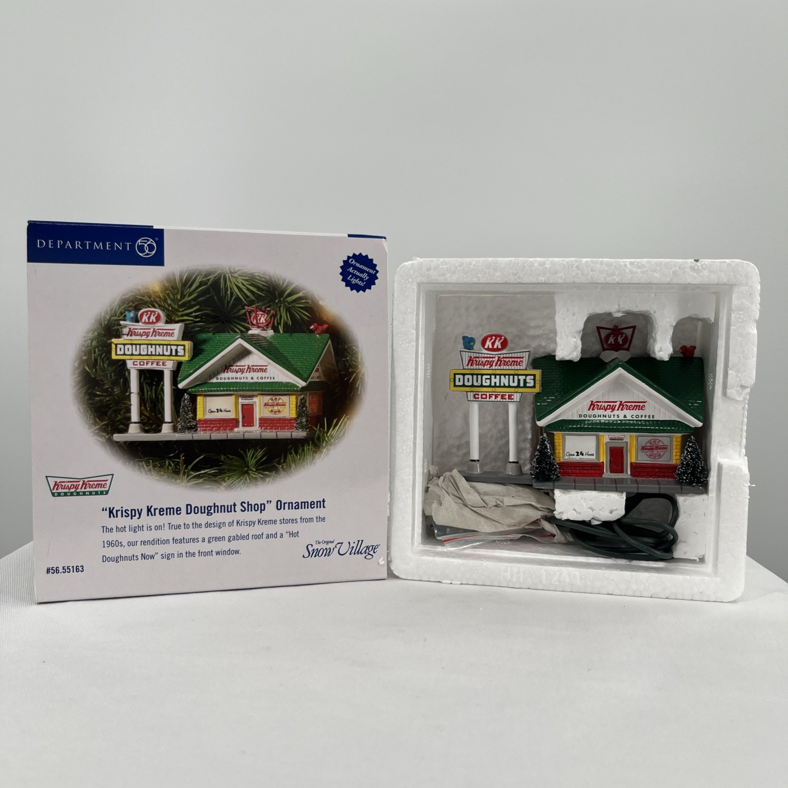 Dept 56 KRISPY KREME DOUGHNUT SHOP ORNAMENT Snow Village #56.55163 NEW 2002