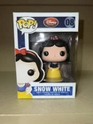 Damaged Disney Store Red Logo Box Snow White Funko Pop 08