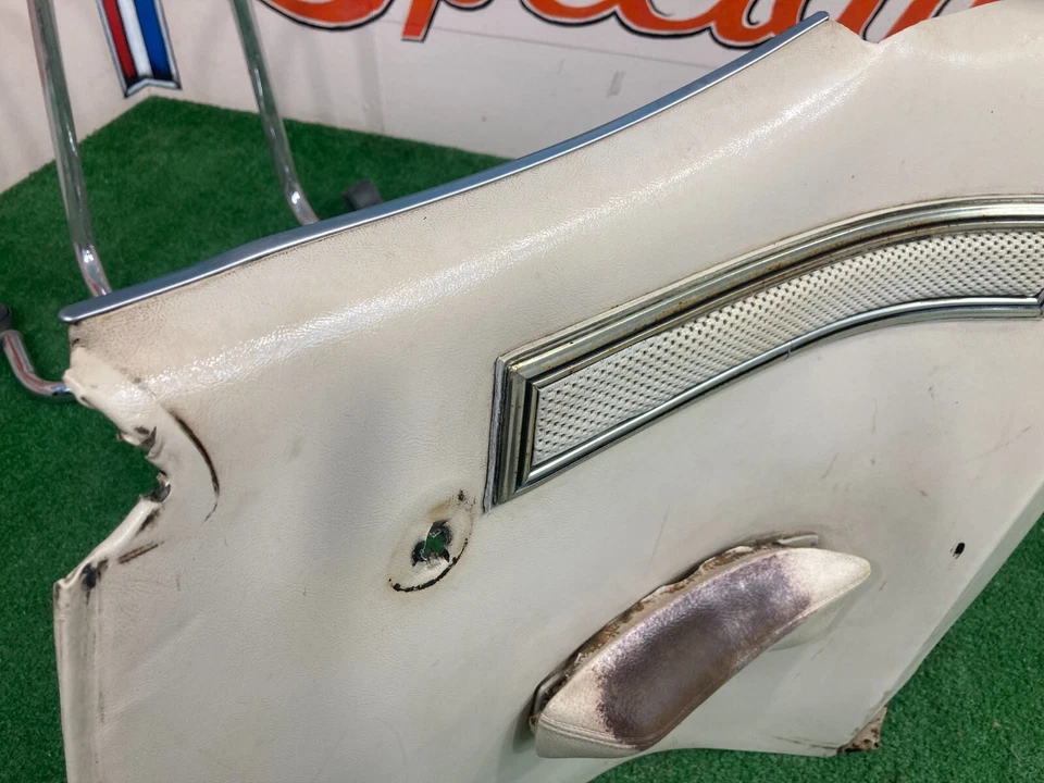 Mercury Cougar 1967 1968 lado del pasajero derecho interior cuarto panel de ajuste 67 68 Foto 3 de 4