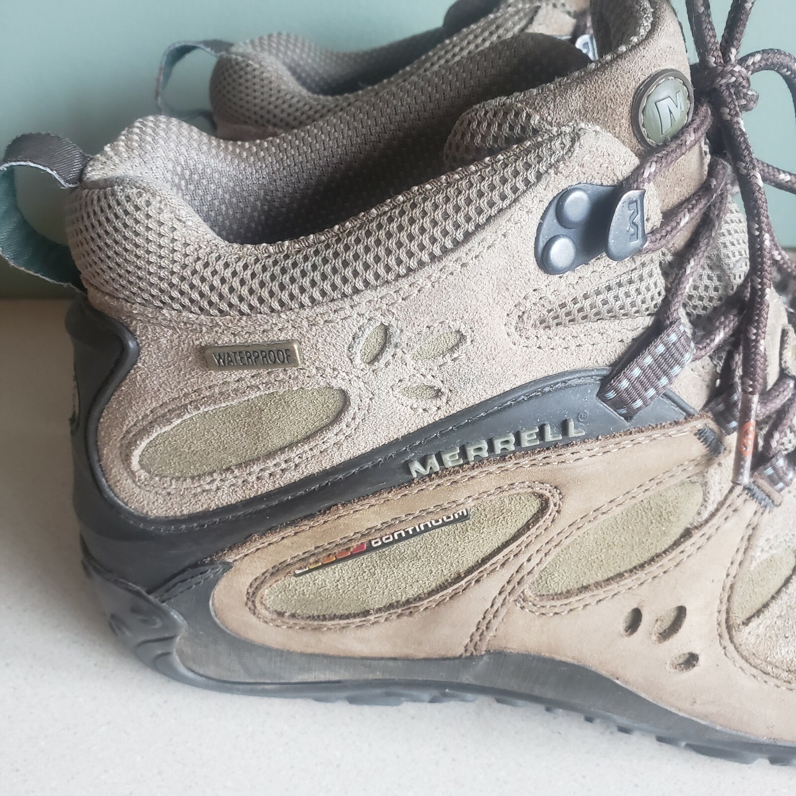 merrell chameleon 7 limit mid waterproof hiking boot