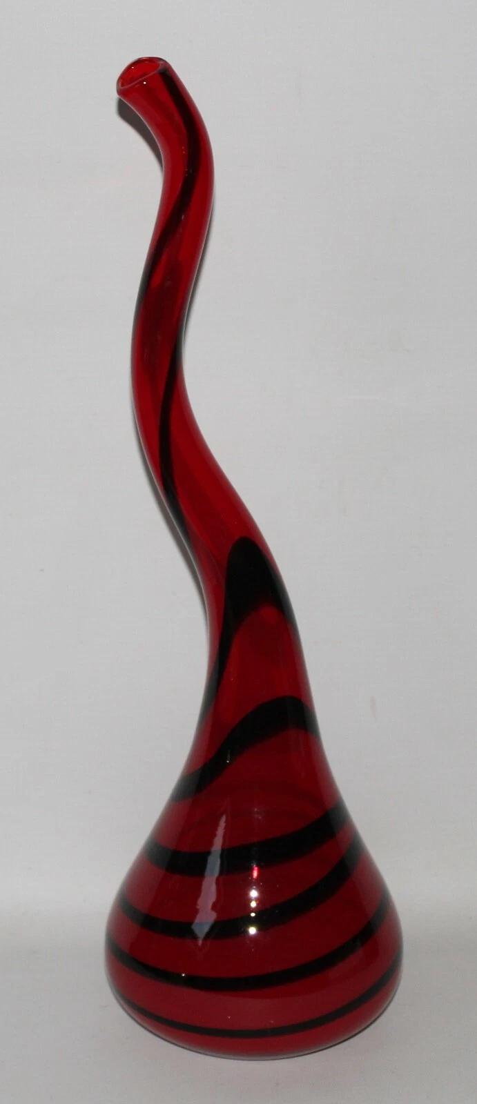 Eyecatching Abstract 17" Red & Black Glass Vase - vgc