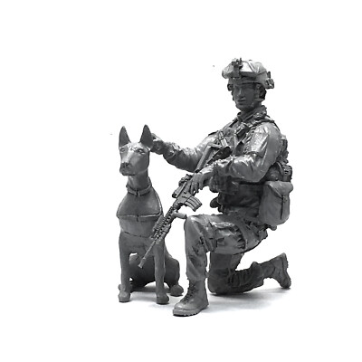 1:35 US Marine Corps Soldier K9 Army Dog Figure Model Kit