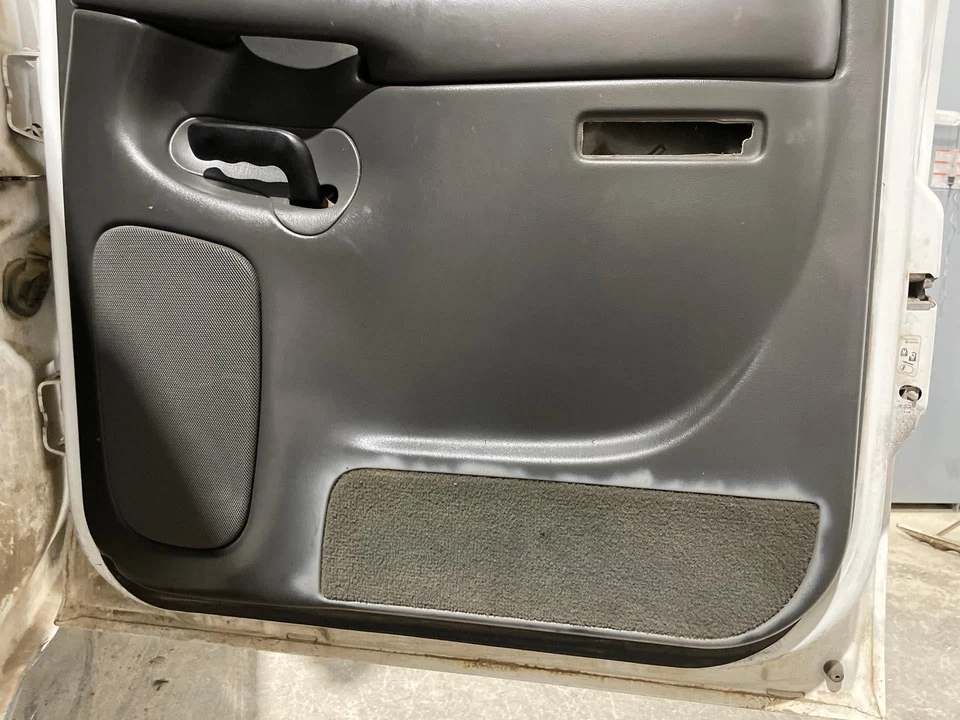 2004-2006 GMC Sierra 2500 Passenger RH Right Dark Pewter-69 Rear Door Trim Panel Foto 4 de 4