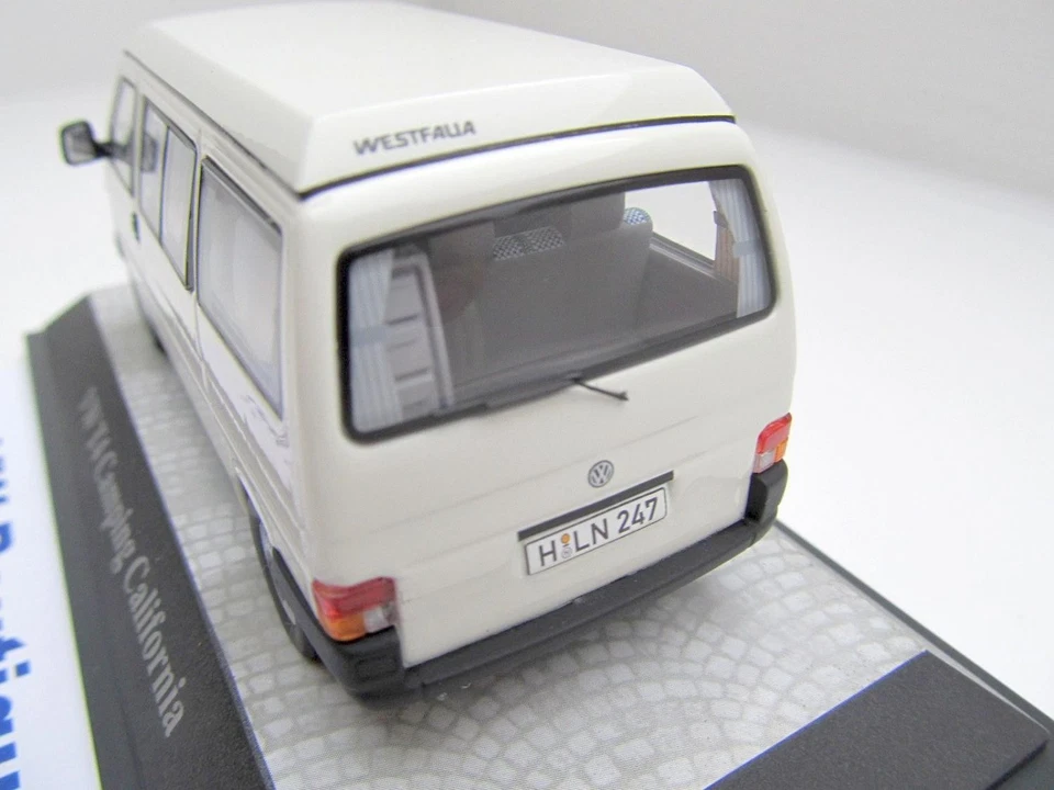 Volkswagen VW T4 Bus California Modello Bianco Grigio 1:43 Premium ClassiXXs - Immagine 3 di 4