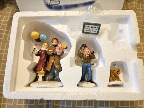 Reparto 56 2001 Buon Anno Villaggio Neve Accessori Set di 4 NOS - Foto 3 di 7