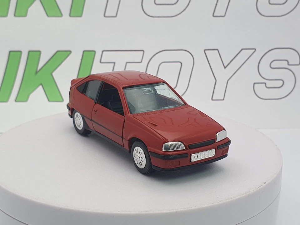 Opel Kadett GSI Gamme 1/43 Rouge 1982 - Photo 4/4