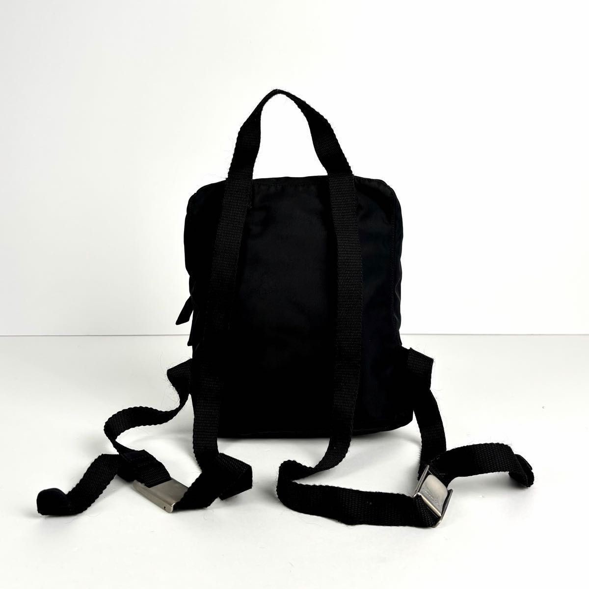 Good condition PRADA triangular logo triangle bac… - image 3