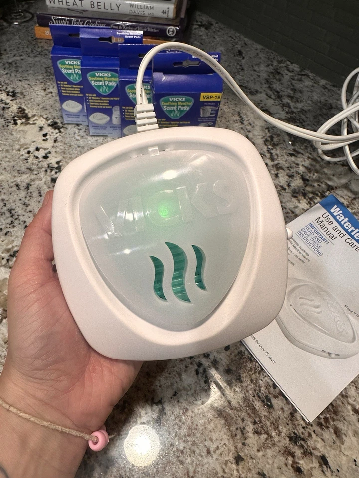 Máquina calmante vaporizador sin agua Vicks 2008 con recargas de mentol (24) con Foto 3 de 4