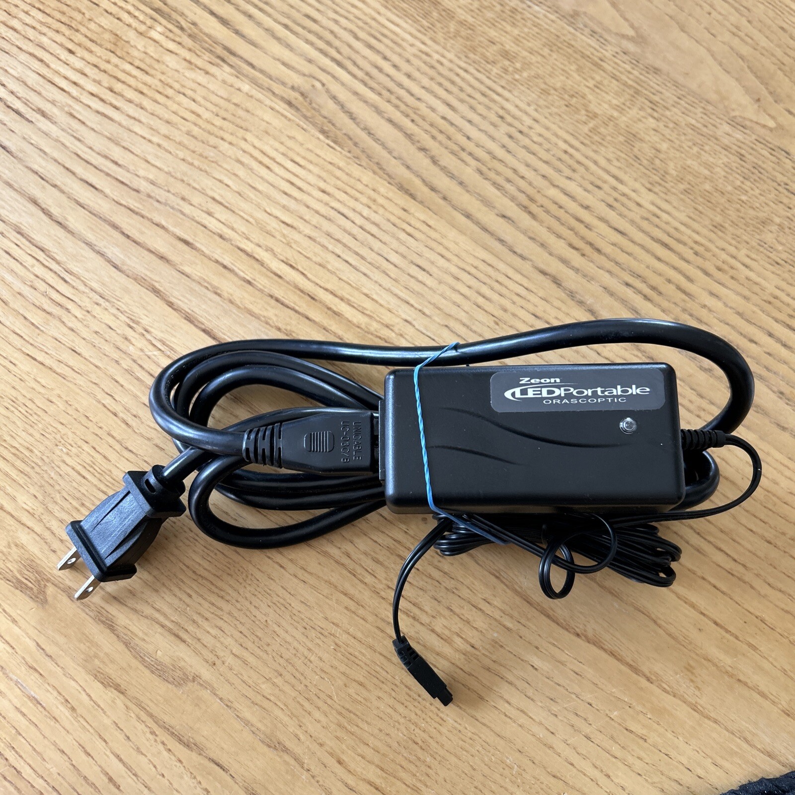 Orascoptic 2.5x Through The Lens Loupes Rx Zeon LED Light, Battery