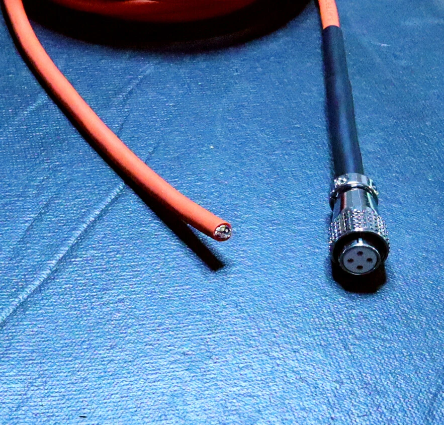 Cabo CNC VFD 20 pés 16/4 DS flexion & HY grande conector branco instalado  - Imagem 3 de 4