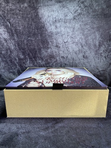 Carrie Underwood Cry Pretty Tour Vip Lot Pillow Lamminete Diary Free Ship - Picture 8 of 11