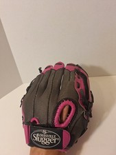 Louisville Slugger Diva Series DVRF19115 11.5  Right Hand Throw Glove Pink