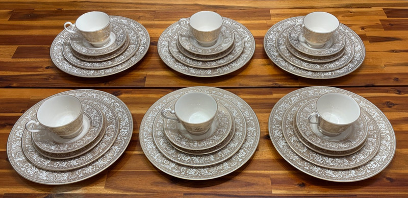 30pc Franciscan "Renaissance" Gold China Set - Service for 6 - USA 1960s Unused
