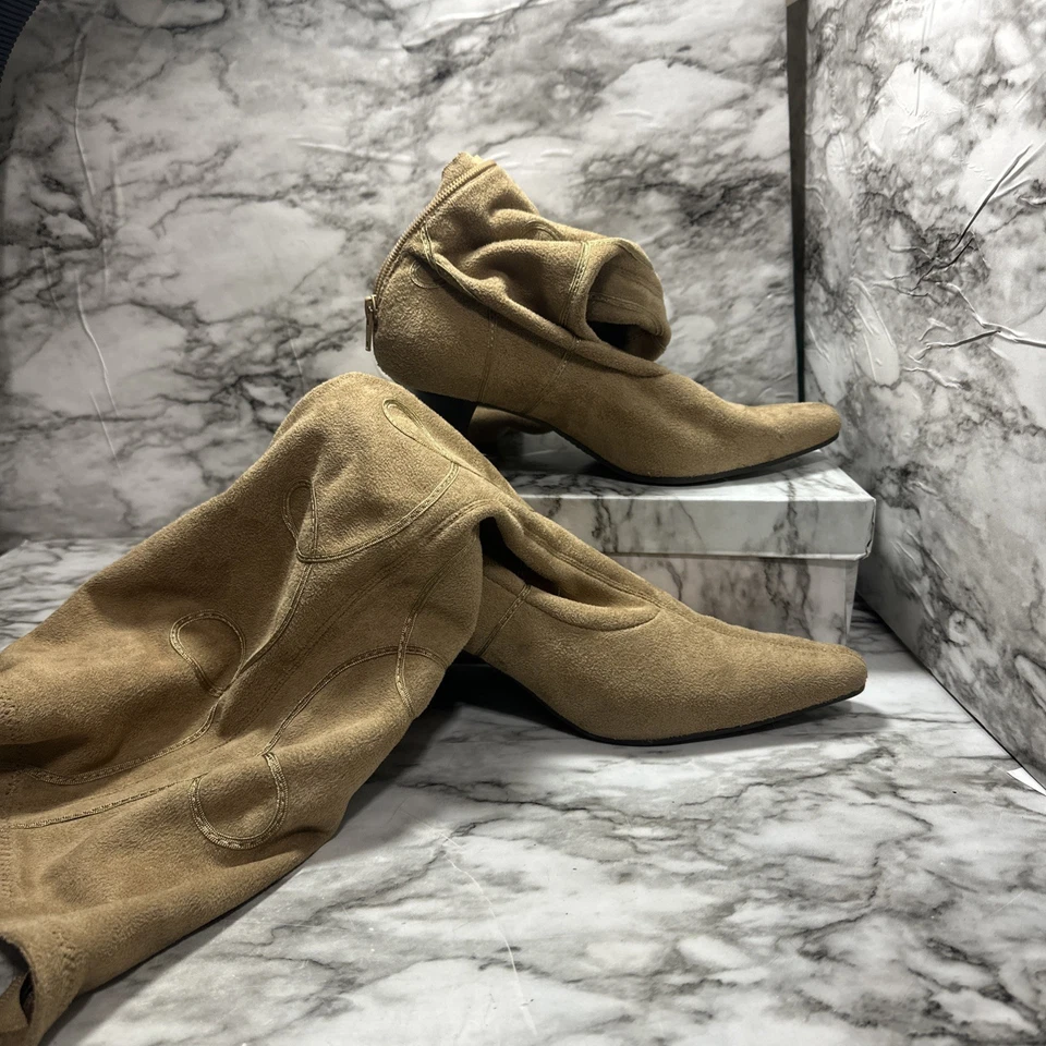 Botas de gamuza marrón Laura Ashley hasta la rodilla para mujer talla 8,5, buen estado Foto 2 de 4