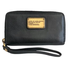 MARC BY MARC JACOBS Classic Q Italian Pebbled Leather Wallet Wristlet Zip Black