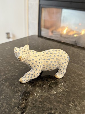 HEREND POLAR BEAR WALKING PORCELAIN FIGURINE 6'' BLUE FISHNET GOLD ACCENT 15564