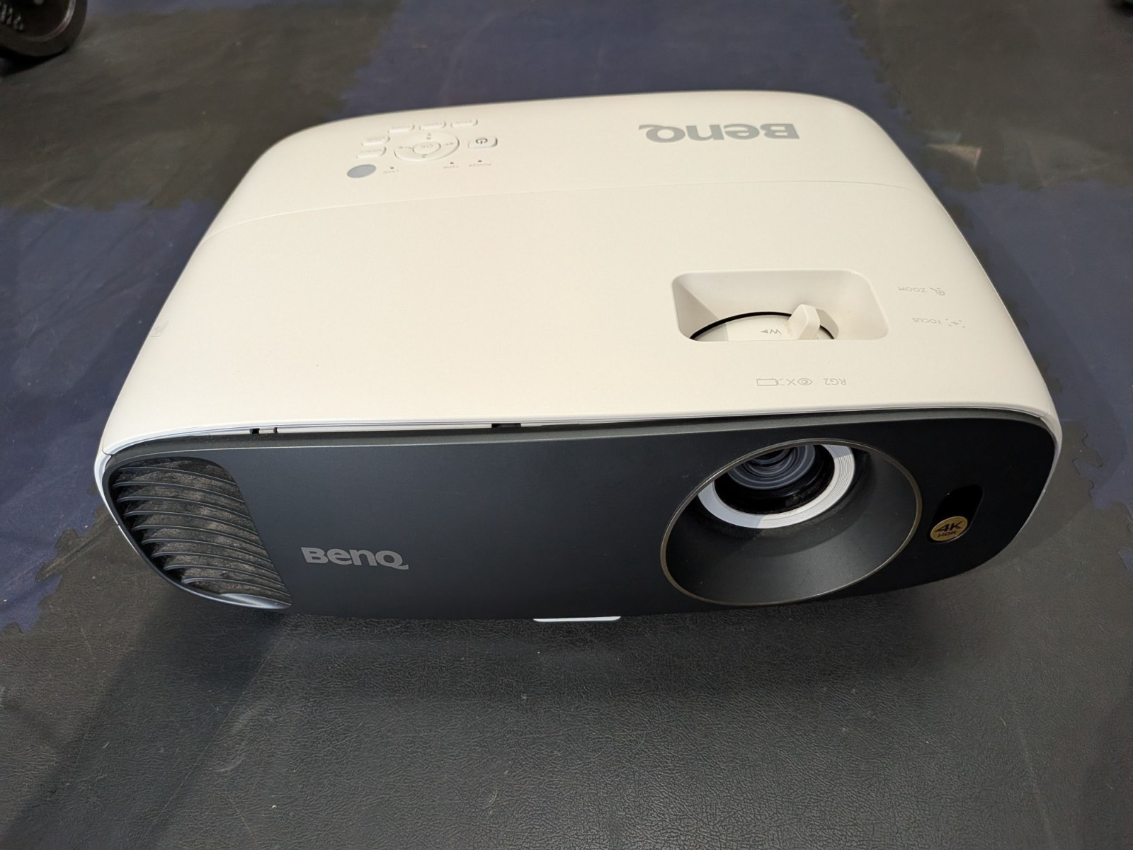 BenQ W1700 Projector - fully functioning - no bulb