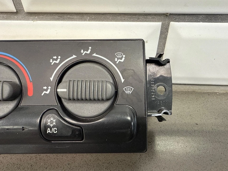99-02 Chevy Silverado GMT800 control de clima manual sin descongelación OEM Foto 4 de 4
