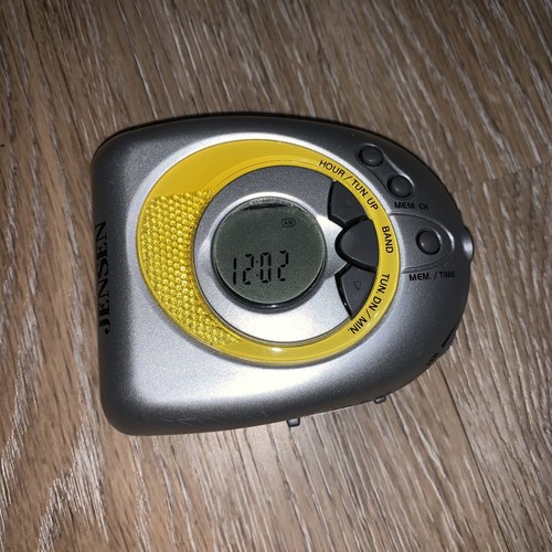 JENSEN Sport Digital AM/FM Stereo Armband Radio Silver Yellow SAB55