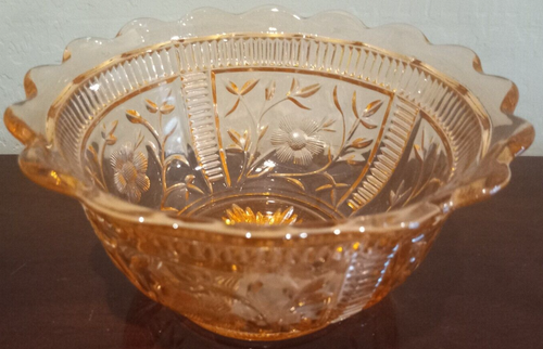 Vintage rosa Depression Glas Floral Gänseblümchen Muster Schale