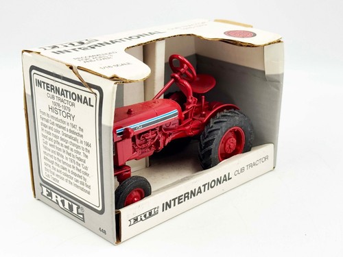 1/16 International Cub Tractor With Blue Decal - Picture 2 of 3