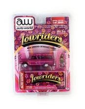AUTO WORLD 1:64 1957 CHEVROLET SUBURBAN MAGENTA & FIGURE "LOWRIDERS" CP8021-P4