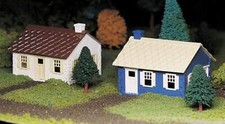 BACHMANN PLASTICVILLE CAPE COD HOUSES 2 pieces O GAUGE KIT
