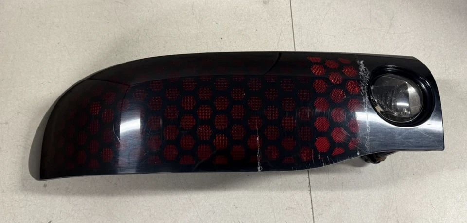 Lanterna traseira de favo de mel para driver esquerdo Pontiac Firebird Trans Am LH 1998-2002 - Imagem 2 de 4