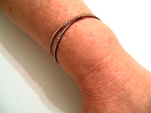 Brazalete Charter Club 7" Tono Oro Rosa Diamante Simulado Cruzado L492 - Imagen 2 de 4