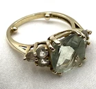 10k Yellow Gold Ladies Ring EMA Size 5.25 Green Gemstone With 6 Accent Gemstones
