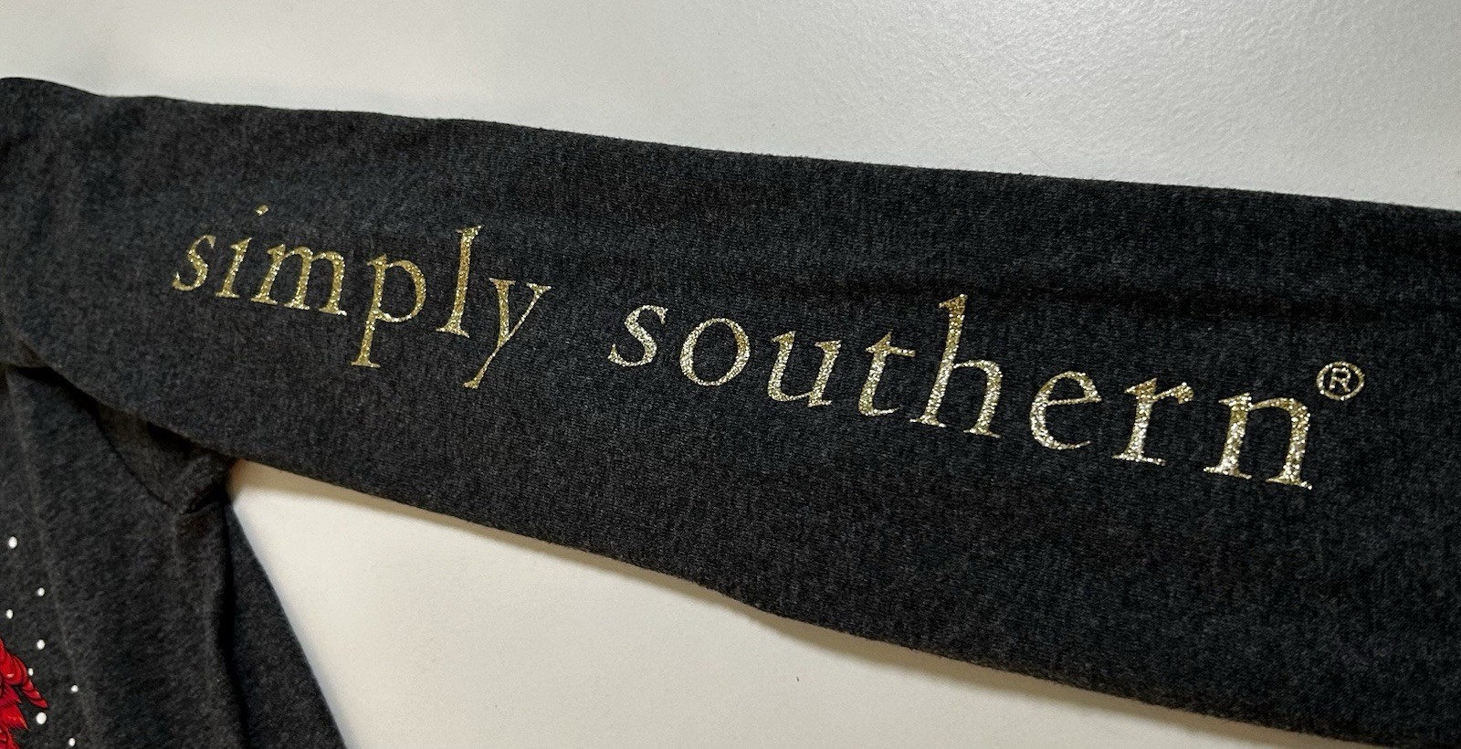 Simply Southern Women’s M Merry Christmas Cardinals & Poinsettias Gray LS Tee