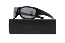 Oakley Occhiali da Sole Uomo Valve OO9236 12-837 Nero Lucido Lenti Polarizzate 60mm 