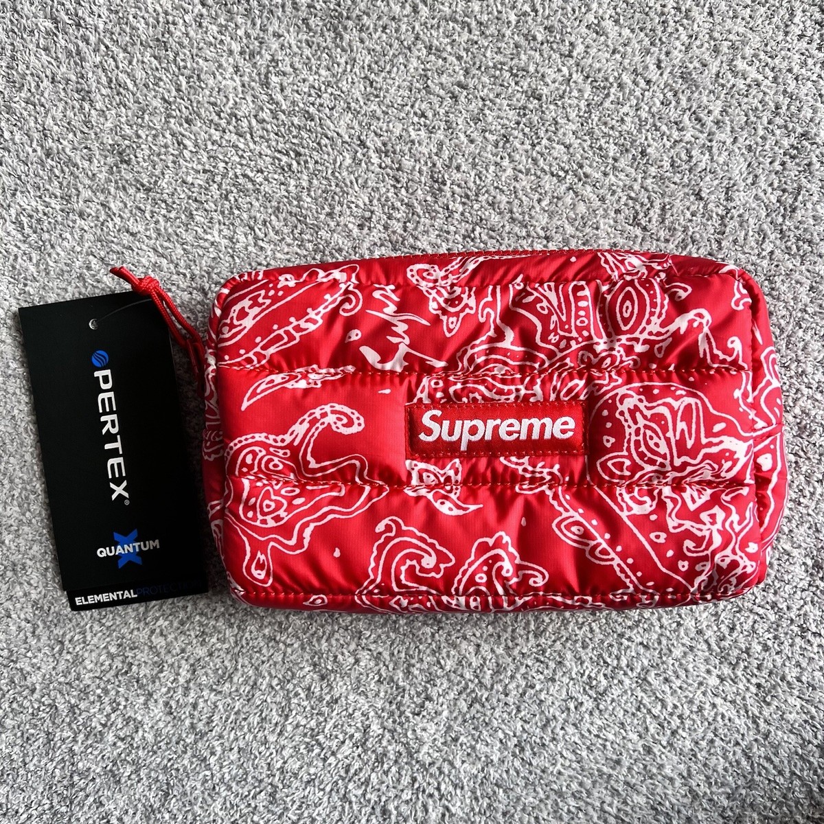 🎒Supreme Puffer Pouch Red Paisley FW22 Brand New DS With 🎒Supreme Puffer Pouch Red Paisley FW22 Brand New DS With