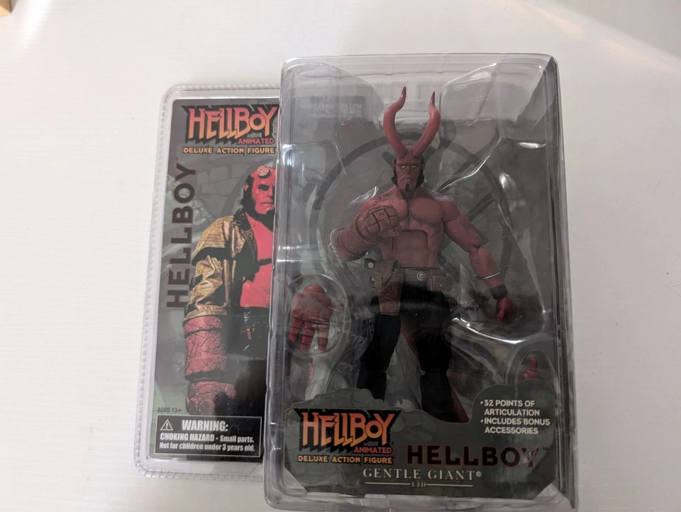 Gentle Giant Hellboy Animado Ron Perlman com Chifres Versão Filme Selado MOC - Imagem 2 de 3